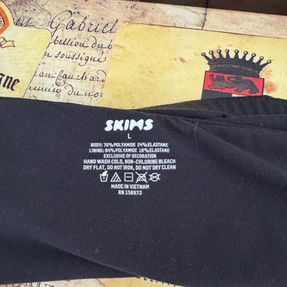 SKIMS Fits Everybody Bandeau Large. NWT